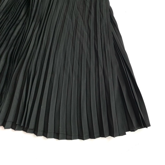 Vince Pleated Italian Crepe de Chine Black Skirt - Picture 7 of 10